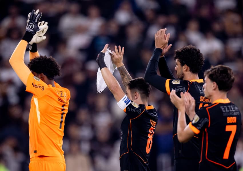 Elenco do Corinthians comemora vitória em cima do Platense, pela Libertadores. (Foto: Rodrigo Coca / Corinthians) 