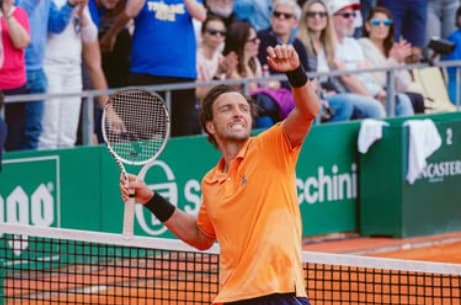 Arthur Rinderknech na vitória na estreia em Monte Carlo (Reprodução)