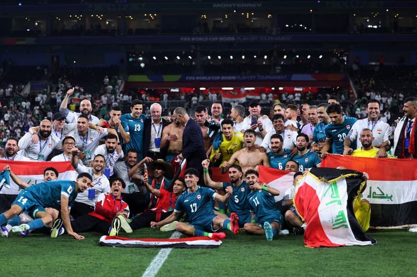 Seleção do Iraque após classificação para a Copa (Foto:Julio Cesar AGUILAR / AFP)