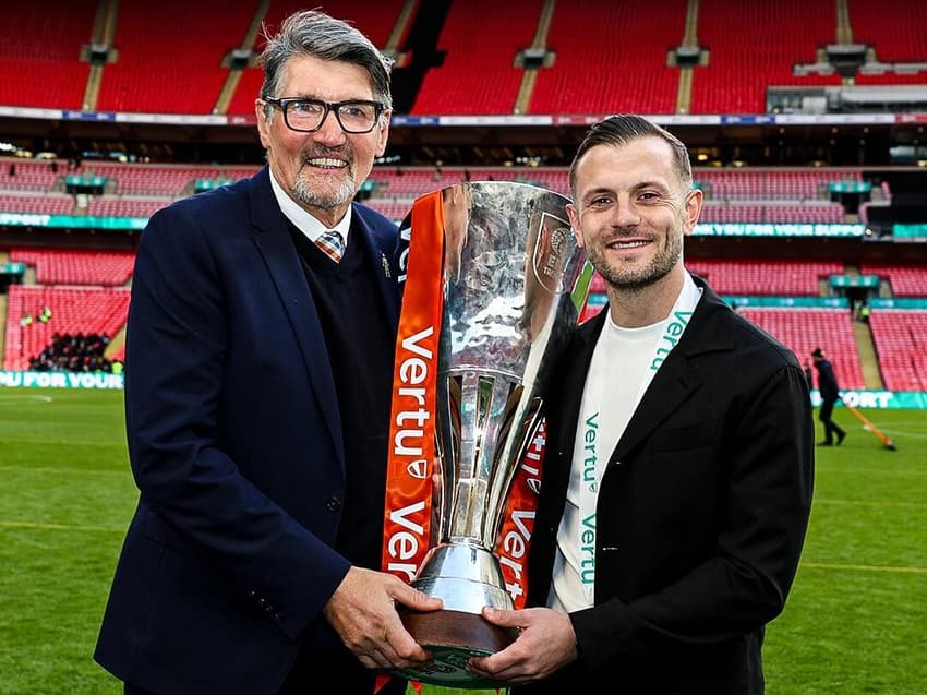 Jack Wilshere foi campeão pelo Luton Town (Foto: Reprodução)