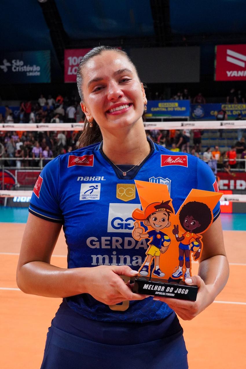 A central Júlia Kudiess, do Minas, foi eleita a melhor em quadra na vitória sobre o Osasco
