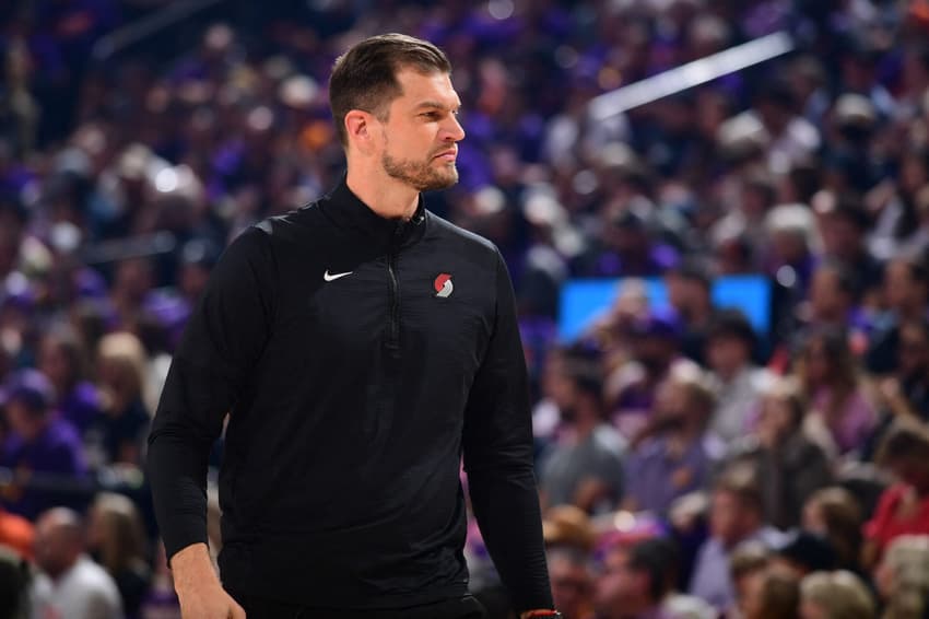 Tiago Splitter, do Portland Trail Blazers, em vitória contra Phoenix Suns no Play-In da NBA 25/26 (Foto: Kate Frese/NBAE via Getty Images/AFP)