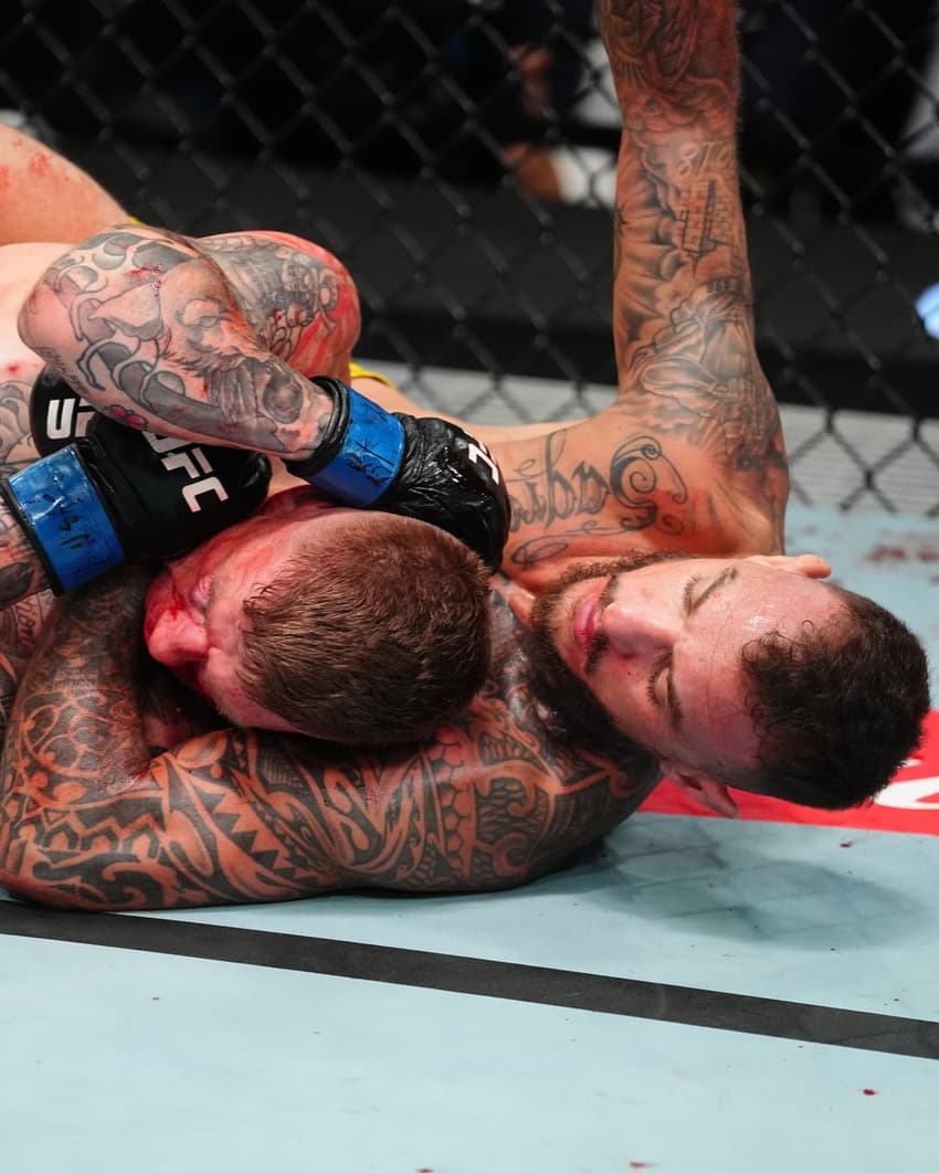 Renato Moicano finalizou Chris Duncan na luta principal do UFC Vegas 115 (Foto: Reprodução/ X)