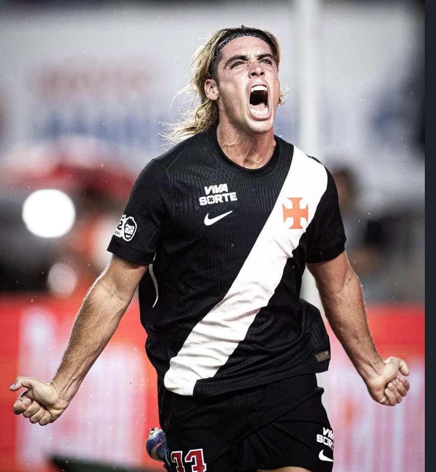 Spinelli comemora o gol marcado pelo o Vasco contra o Paysandu (Foto: Matheus Lima/Vasco)