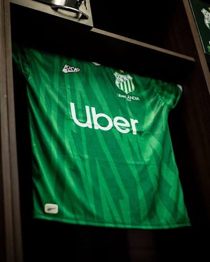 Novo uniforme com a Uber de patrocinadora máster (Foto: Divulgação)