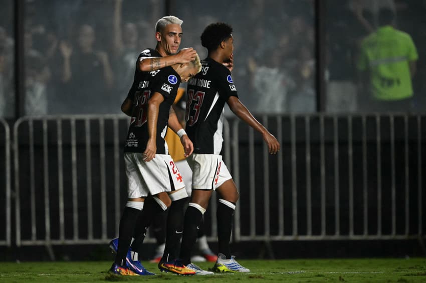 O Vasco venceu o Olimpia por 3 a 0 pela Sul-Americana (Foto: MAURO PIMENTEL / AFP)