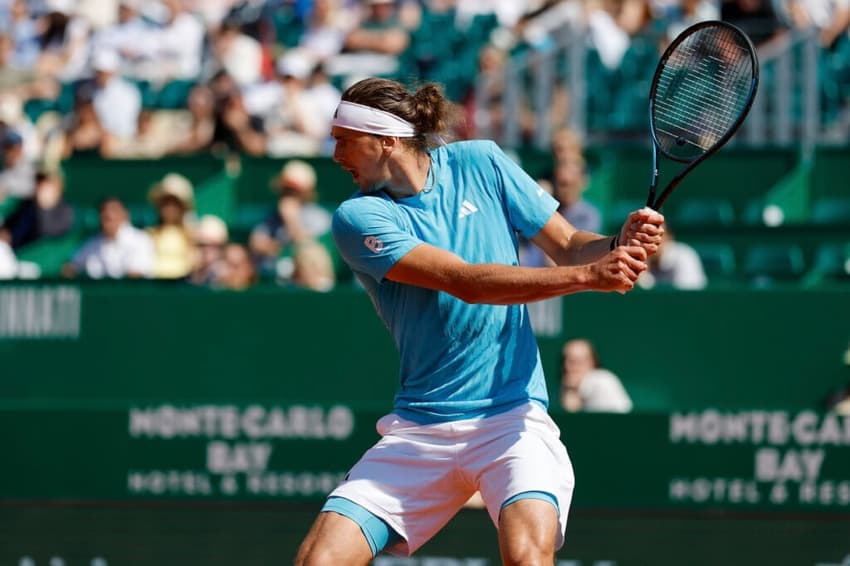Alexander Zverev no triunfo sobre o belga Zizou Bergs em Monte Carlo (Foto: Divulgação)