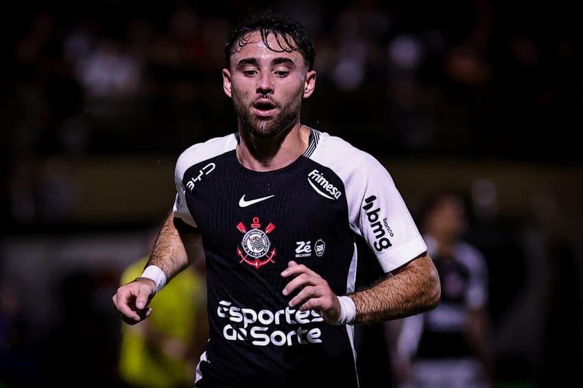 Pedro Milans perdeu espaço no Corinthians sob o comando de Fernando Diniz (Foto: Fabio Giannelli/AGIF/Folhapress)