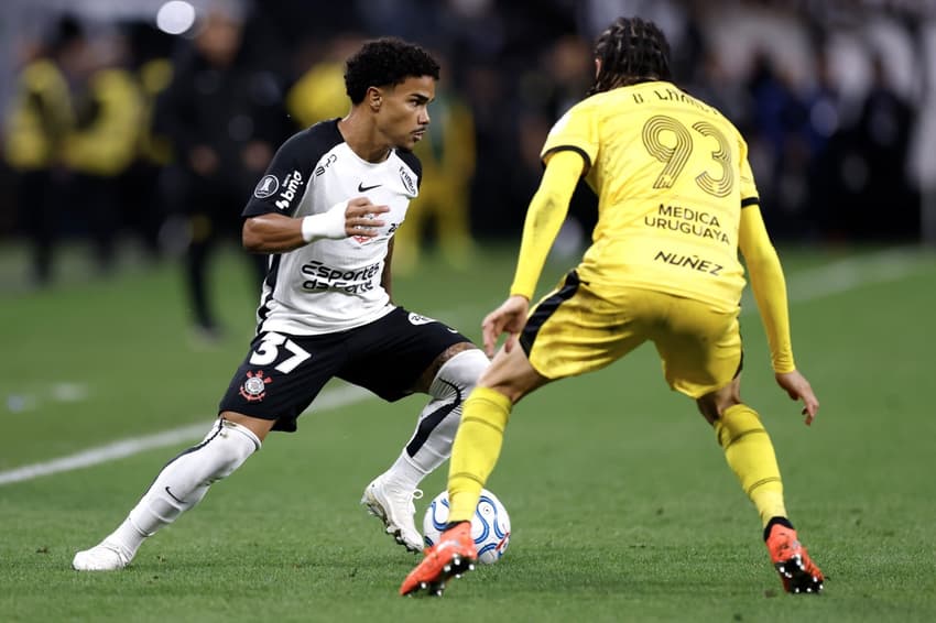 Kaio César exaltou trabalho de Diniz no Corinthians (Foto: Marcello Zambrana/AGIF/Folhapress)