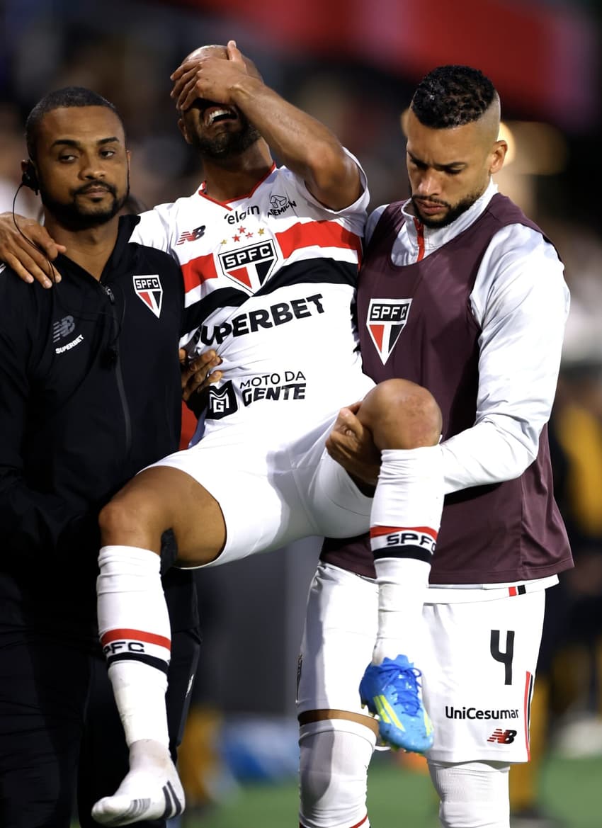 Lucas Moura sofreu uma ruptura total do tendão de Aquiles no último domingo (3) (Foto: Marcello Zambrana/AGIF/Folhapress)
