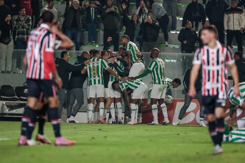 Juventude comemora gol contra o São Paulo na Copa do Brasil (Foto: Luiz Erbes/AGIF/Folhapress)
