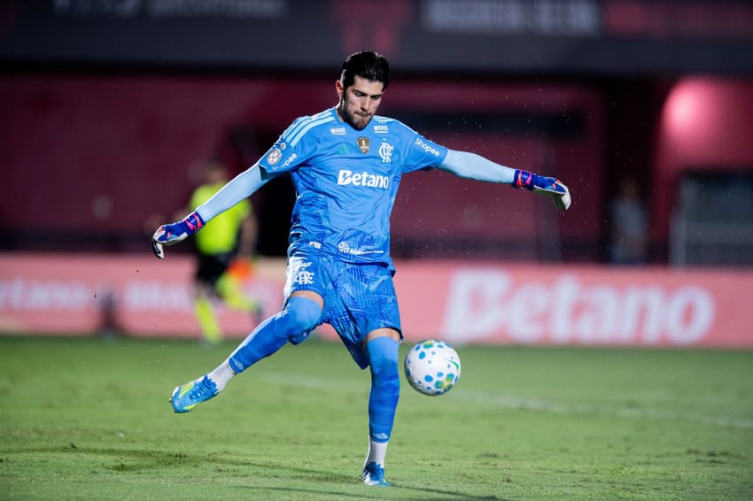 Rossi em Vitória x Flamengo: falha no gol que causou a eliminação (Foto: Jhony Pinho/AGIF/Folhapress)