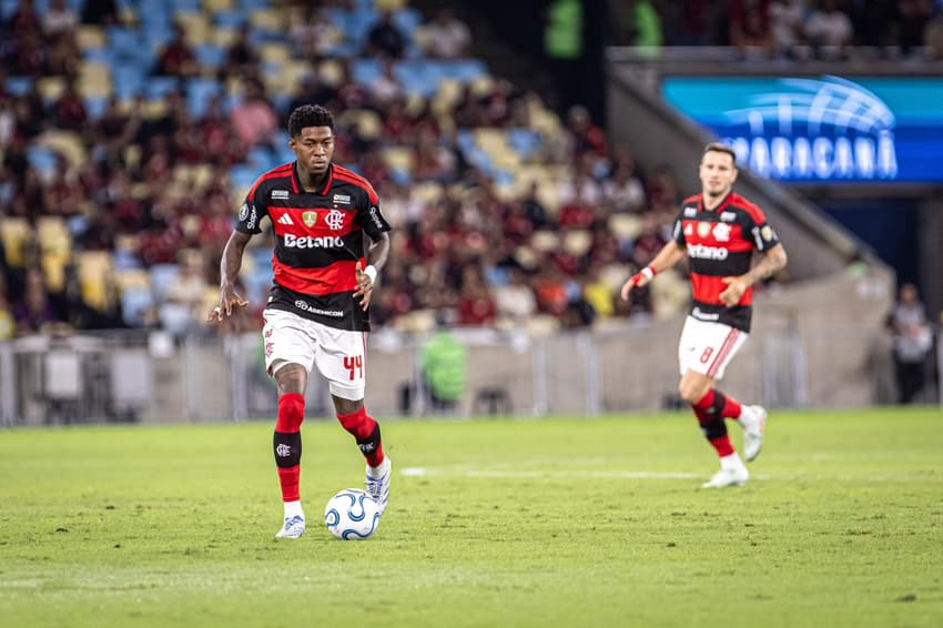 Vitão durante vitória do Flamengo na Libertadores (Foto: Affonso Andrade/Agencia F8/Folhapress)