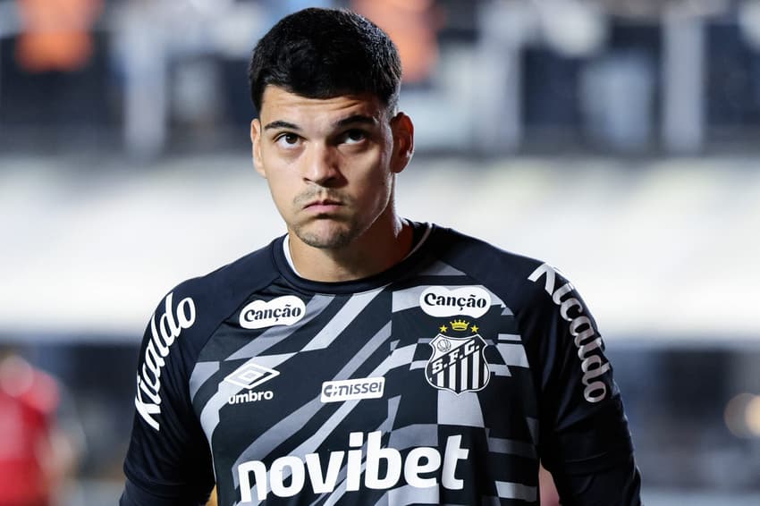 SANTOS, SP - 26.05.2026: SANTOS X DEPORTIVO CUENCA - SANTOS, BRASIL - 26 DE MAIO: Gabriel Brazao do Santos durante o Santos x Deportivo Cuenca - Copa CONMEBOL Sul-Americana 2026 no Estadio Vila Belmiro em 26 de maio de 2026 em Santos, Brasil. (Marco Buenavista/Sports Press Photo / SPP) (Foto: Sports Press Photo / Sports Press Photo/Fotoarena/Folhapress) ORG XMIT: 2951410