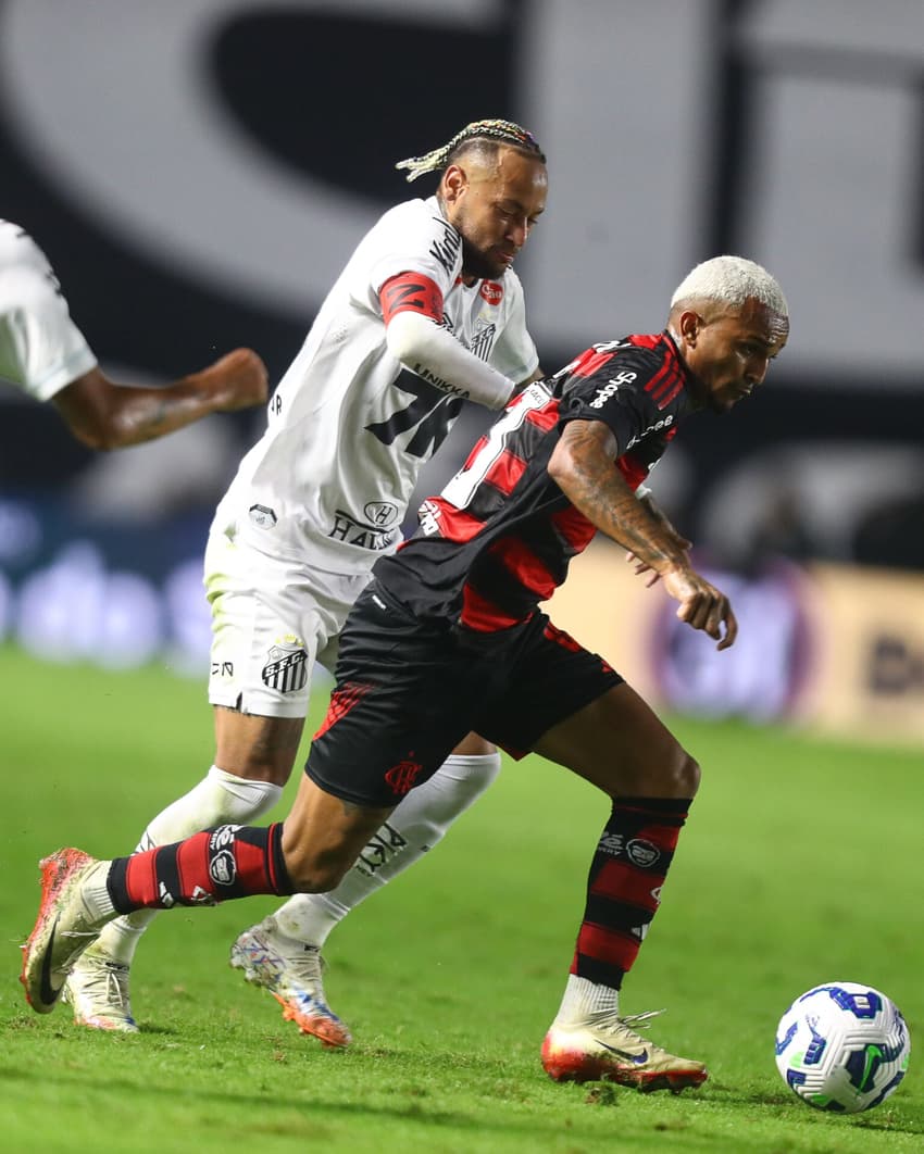 Wesley e Neymar em Santos x Flamengo de 2025 (Foto: Gilvan de Souza/Flamengo)