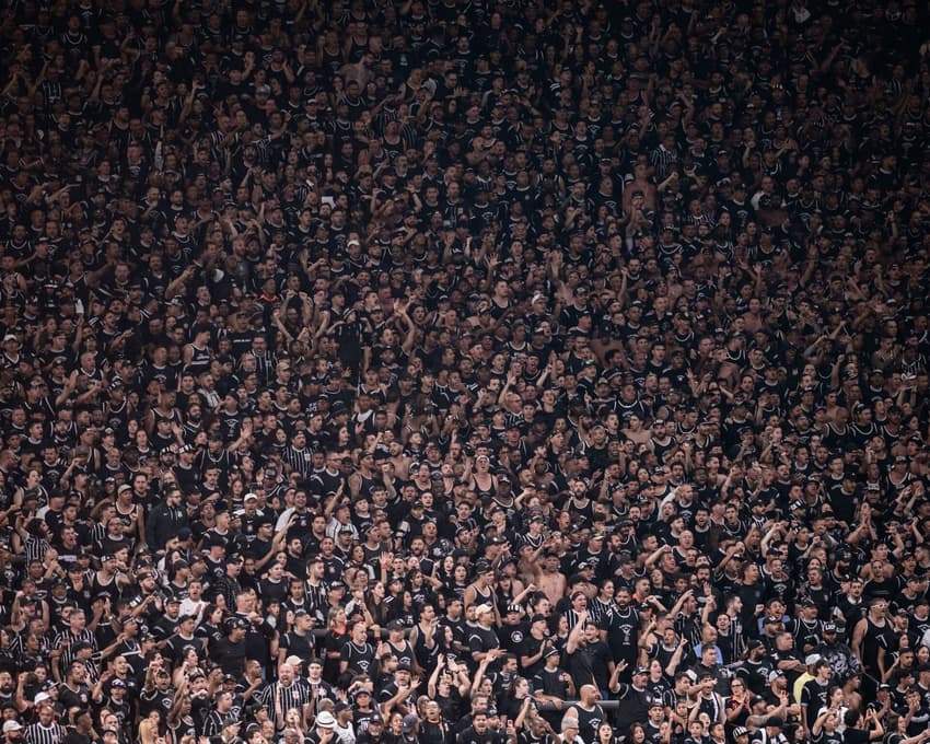 Ação de financiamento coletivo criada para auxiliar o Corinthians na quitação da dívida com a Caixa Econômica Federal (Foto: Guilherme Veiga/Ag.Paulistão_)
