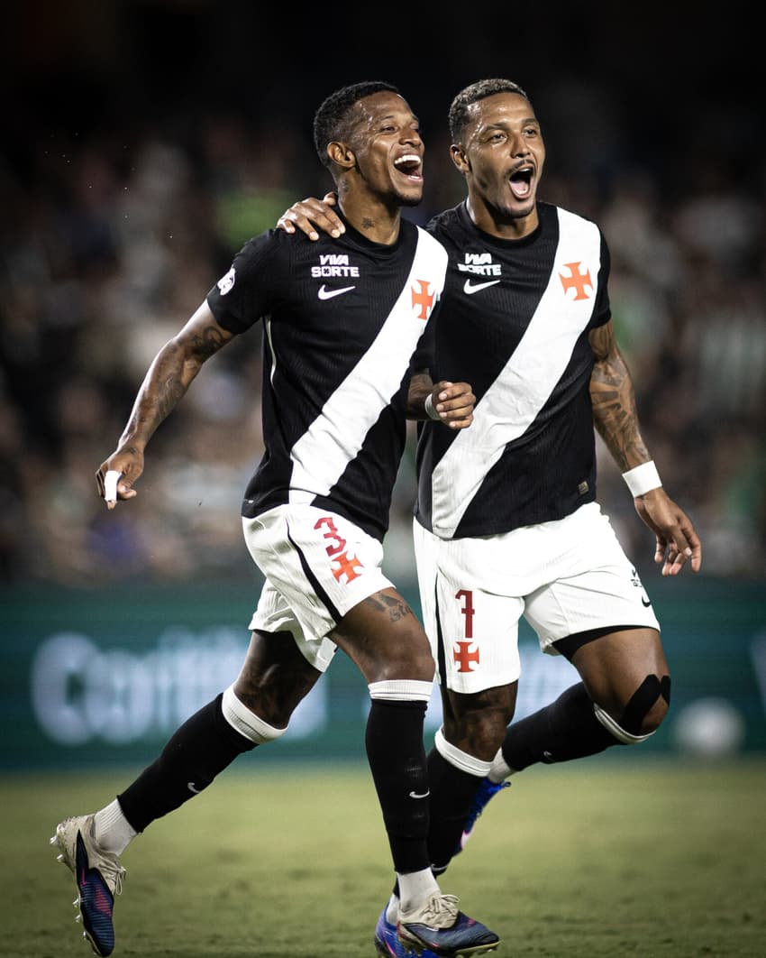 Tchê Tchê comemora gol marcado pelo Vasco contra o Coritba (Foto: Matheus Lima/Vasco)