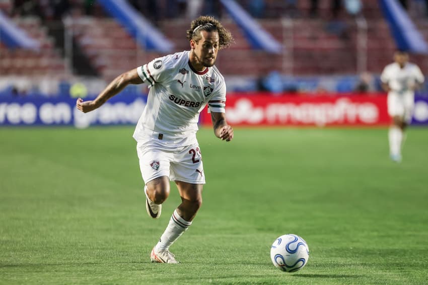 Guga em ação em Bolívar x Fluminense (Foto: Lucas Merçon/ Fluminense FC)