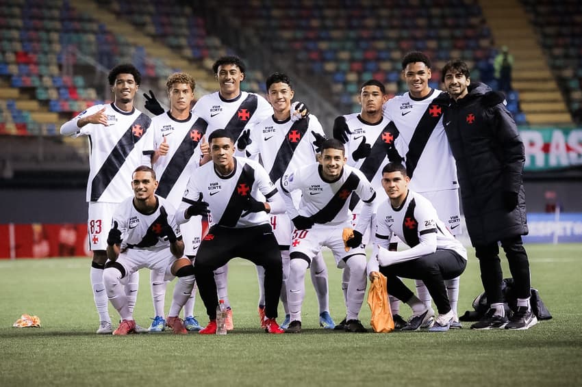 Jovens da base do Vasco após a partida contra o Audax Italiano (Foto: Dikran Sahagian/Vasco)