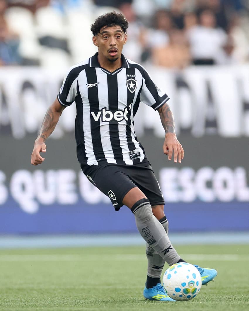 Cristian Medina desfalcará o Botafogo contra o São Paulo (Foto: Vítor Silva/Botafogo)