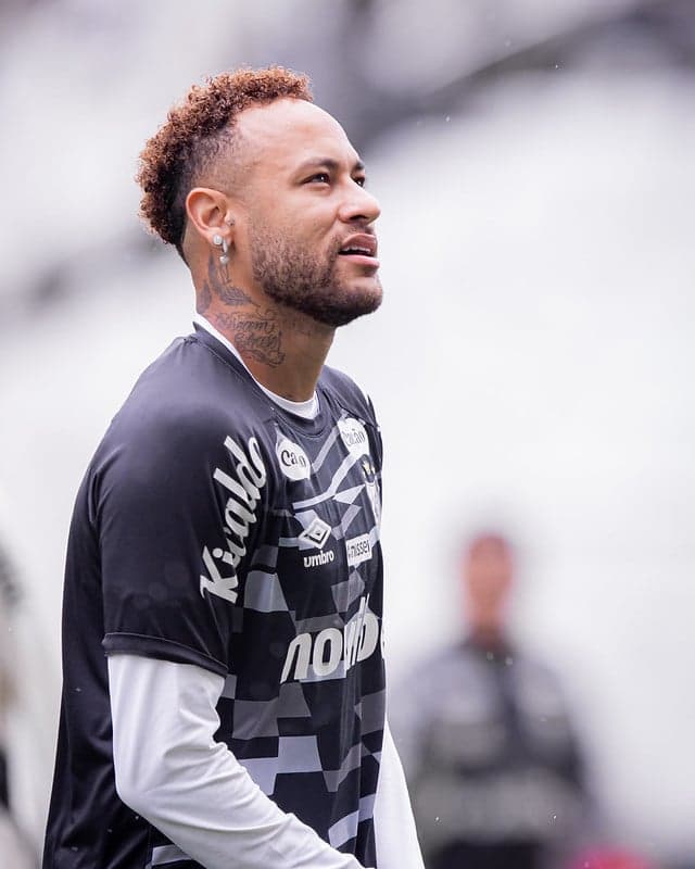 Neymar durante aquecimento do jogo do Santos na Neo Química Arena. (Foto: Raul Baretta/ Santos FC)