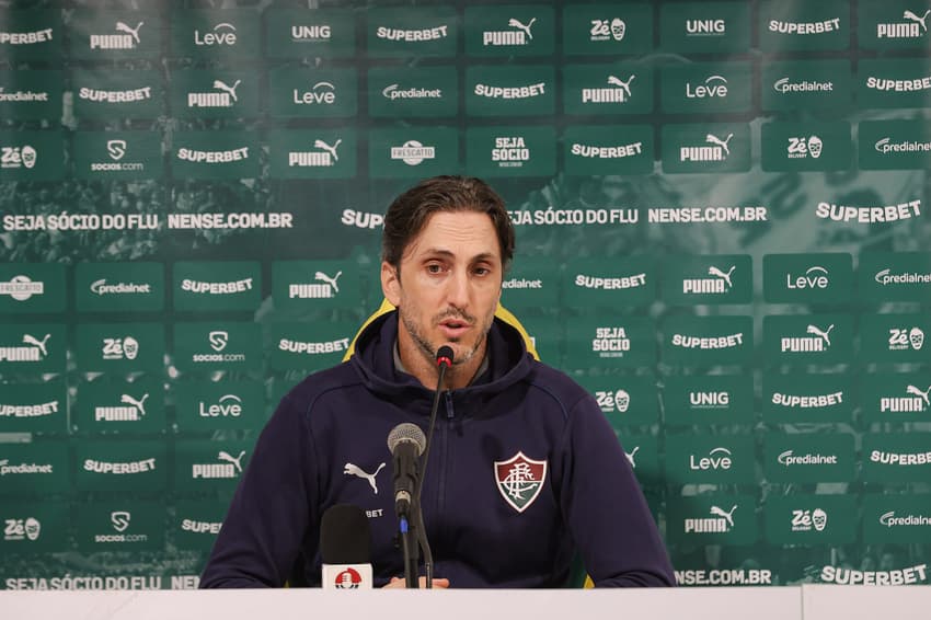Zubeldía em coletiva pelo Fluminense (Foto: Lucas Merçon/ Fluminense FC)