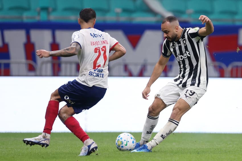 Arthur Cabral em campo na derrota do Botafogo para o Bahia (Foto: Vítor Silva/Botafogo)