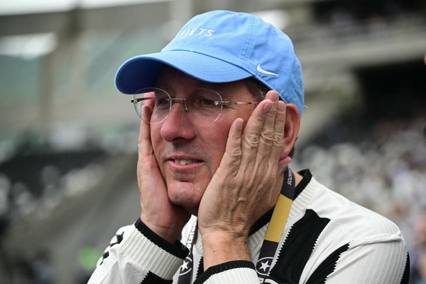 John Textor vive momento de incerteza na SAF do Botafogo (Foto: Mauro Pimentel/AFP)