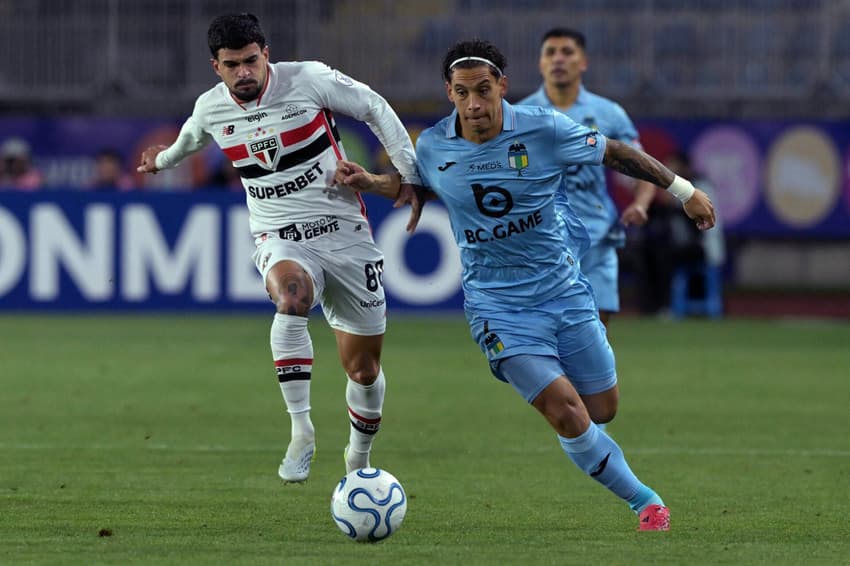 Sao Paulo e O'Higgins empataram em 0 a 0 no Chile (Foto: Rodrigo Arangua / AFP)
