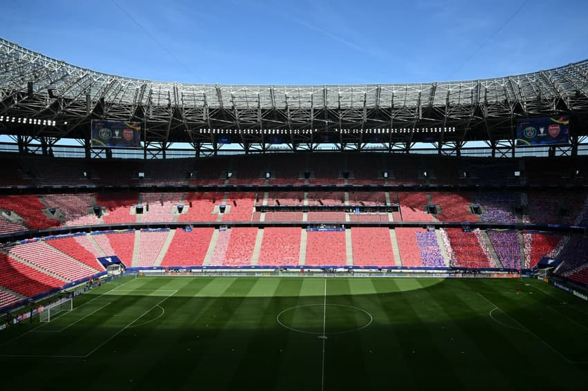 Vista geral das arquibancadas da Arena Puskás em Budapeste, em 29 de maio de 2026, na véspera da final da Champions League entre Paris Saint-Germain e Arsenal (Foto: Nicolas Tucat / AFP)