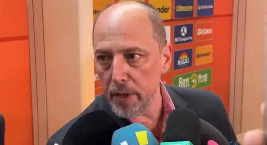 Alessandro Barcellos, presidente do Internacional, durante sorteio da Copa do Brasil (Foto: Pedro Cobalea/Lance!)