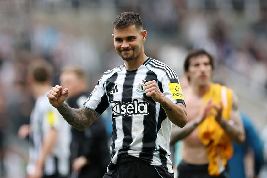 Bruno Guimarães em ação pelo Newcastle (Foto: Reprodução/X)