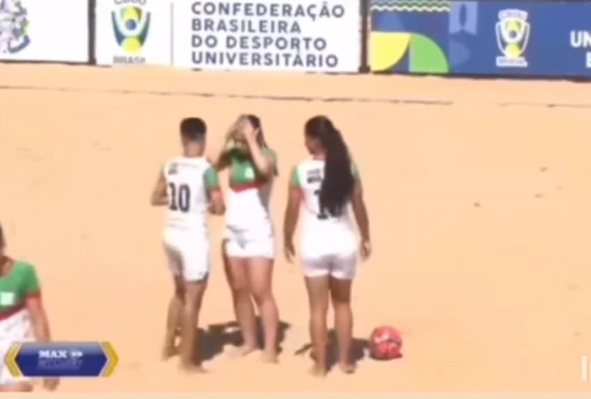 Carina Rocha é alvo de homofobia e misoginia no JUBs Praia (Foto: Reprodução/CBDU)