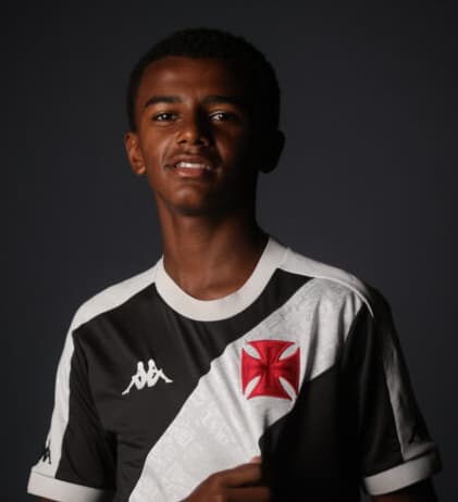 Diego Bento com a camisa do Vasco (Foto: Divulgação/Vasco)