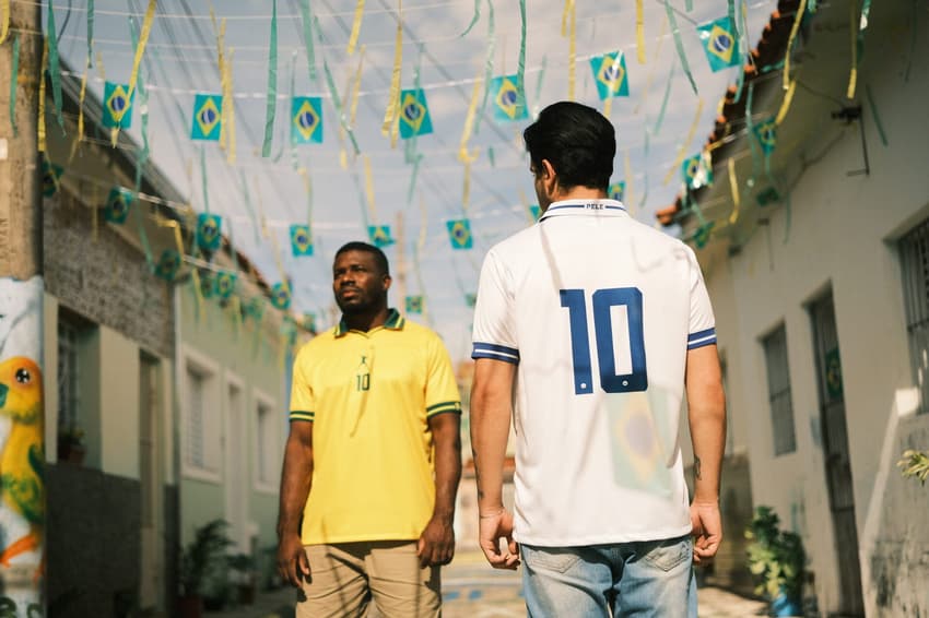 Athleta e Pelé lançam coleção inédita inspirada para a Copa do Mundo