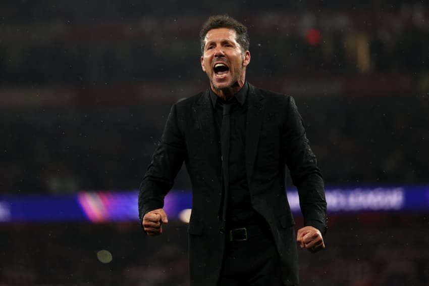 Diego Simeone durante Arsenal x Atlético de Madrid, pela Champions League