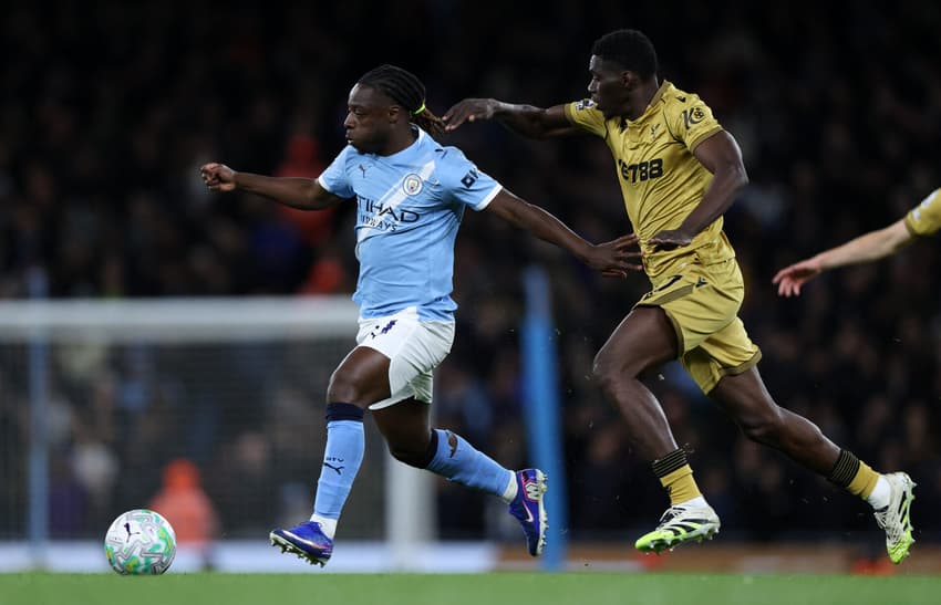 Doku em ação pelo Manchester City contra o Crystal Palace, pela Premier League