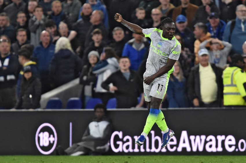 Everton e Manchester City empataram por 3 a 3 pela Premier League (Foto: PETER POWELL / AFP)