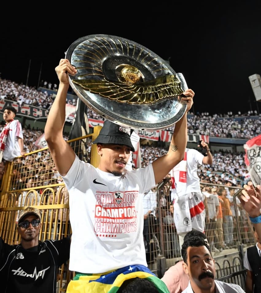 Juan Bezerra comemora título do Zamalek (Foto: Divulgação)