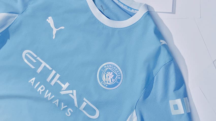 Manchester City anuncia camisa para a próxima temporada.