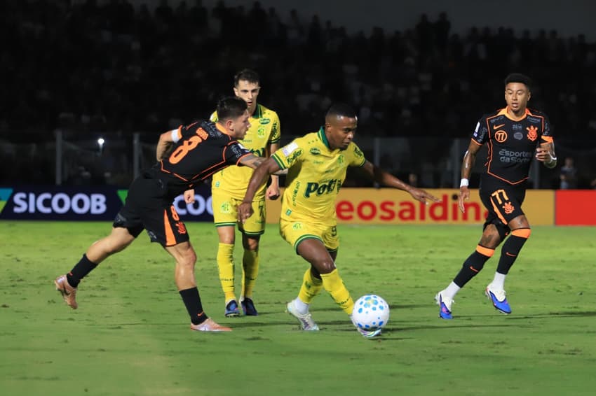Mirassol e Corinthians se enfrentam pela 14ª rodada do Brasileirão (Foto: Alex Pelicer/Agencia F8/Folhapress)