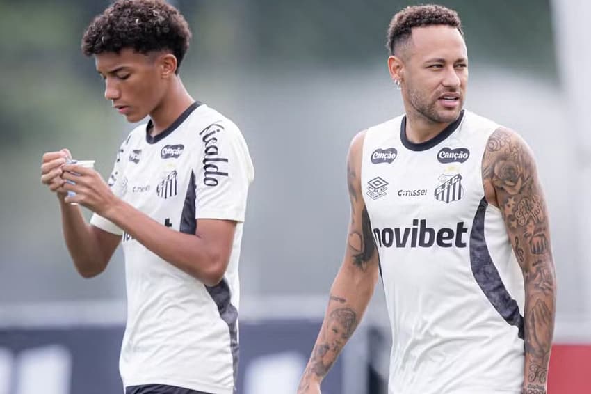 Neymar e Robinho Jr em ação em treinamento do Santos (Foto: Raul Baretta/SFC)