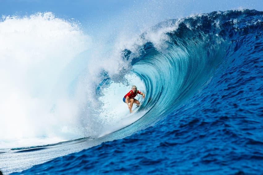 Tati Weston-Webb em ação na WSL (Foto: Damien Poullenot/World Surf League)