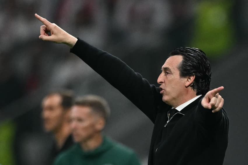 Unai Emery se tornou pentacampeão da Europa League com o Aston Villa (Foto: OZAN KOSE / AFP)