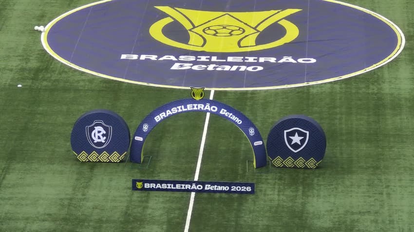Botafogo e Remo se enfrentam no Nilton Santos (Foto: Leonardo Bessa/Lance!)