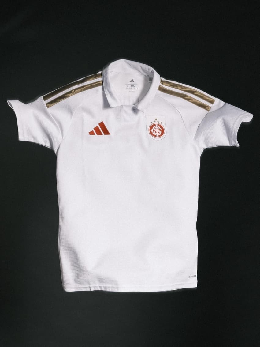 Novo segundo uniforme, versão manga curta, do Internacional para a temporada 2026 (Crédito: Divulgação/Sport Club Internacional).
