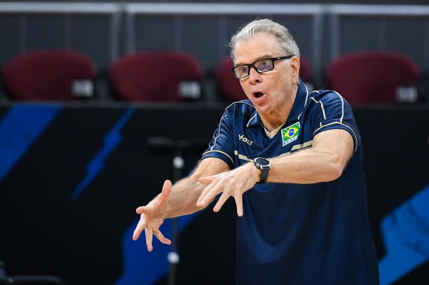 Bernardinho comanda a Seleção Masculina de Vôlei pelo sexto ciclo olímpico (Foto: Volleyball World)