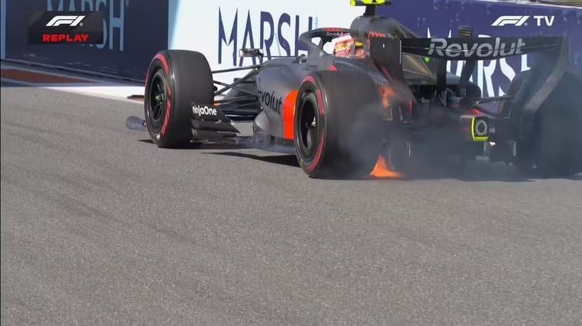 Carro de Gabriel Bortoleto pega fogo durante a classificação do GP de Miami da F1 2026 (Foto: Reprodução/F1TVPro)
