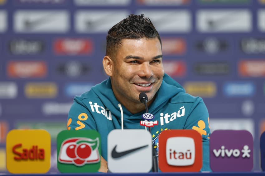 Casemiro durante a coletiva de imprensa na Granja (Foto: Rafael Ribeiro / CBF)