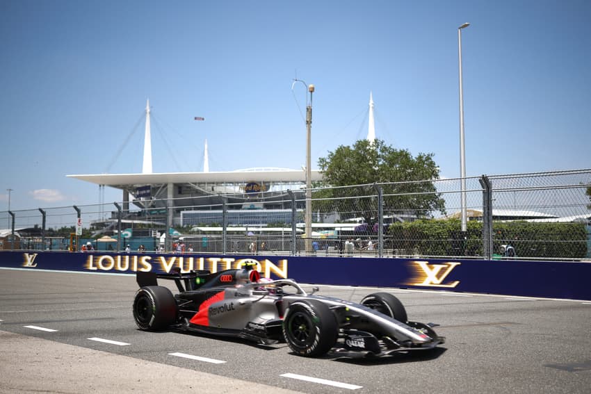 Gabriel Bortoleto no GP de Miami pela F1 2026 (Foto: CHARLY TRIBALLEAU / AFP)